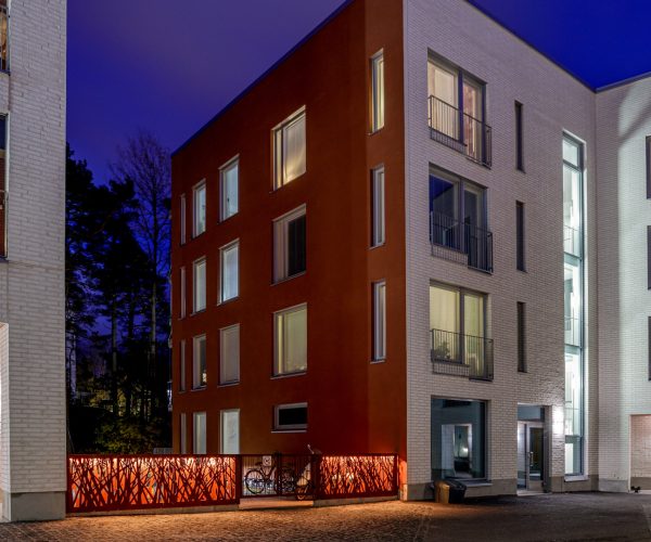 Korsi-LightArt-Gunillankallio_Helsinki_WhiteNight-Lighting_001